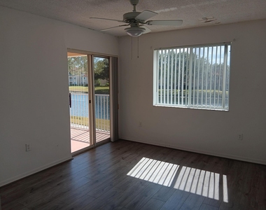 1640 N 42nd Circle - Photo Thumbnail 9