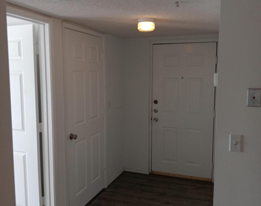 1640 N 42nd Circle - Photo Thumbnail 11