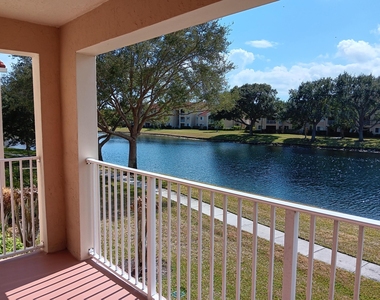 1640 N 42nd Circle - Photo Thumbnail 14