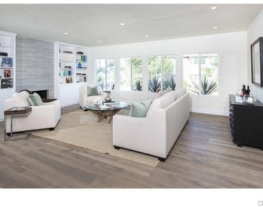 15672 Castlewoods Drive - Photo Thumbnail 9