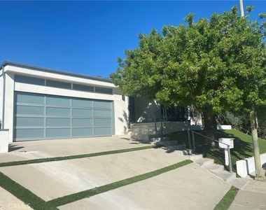 15672 Castlewoods Drive - Photo Thumbnail 2