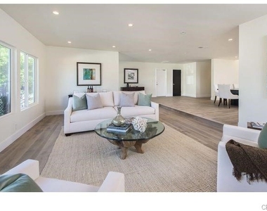 15672 Castlewoods Drive - Photo Thumbnail 8