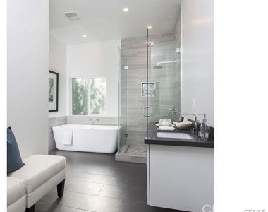 15672 Castlewoods Drive - Photo Thumbnail 11