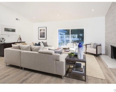 15672 Castlewoods Drive - Photo Thumbnail 6