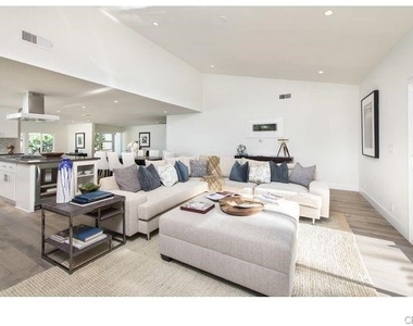 15672 Castlewoods Drive - Photo Thumbnail 3
