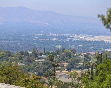 15672 Castlewoods Drive - Photo Thumbnail 27