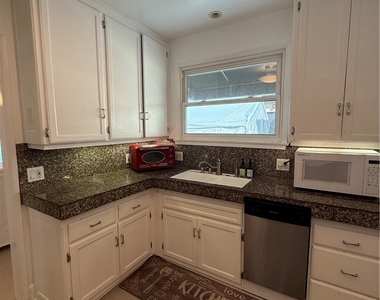 1216 S Cochran - Photo Thumbnail 8