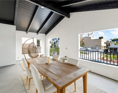 707 Begonia Avenue - Photo Thumbnail 18