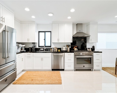 707 Begonia Avenue - Photo Thumbnail 5
