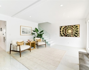 707 Begonia Avenue - Photo Thumbnail 3