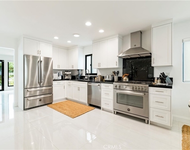 707 Begonia Avenue - Photo Thumbnail 4