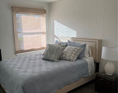 2522 University - Photo Thumbnail 18