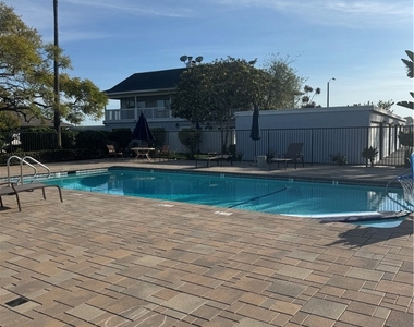 2522 University - Photo Thumbnail 6