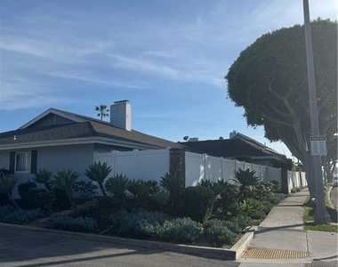 2522 University - Photo Thumbnail 4