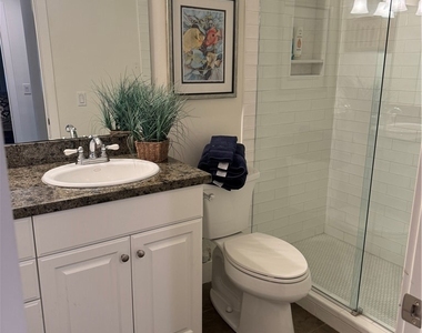 2522 University - Photo Thumbnail 10