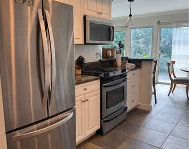2522 University - Photo Thumbnail 8