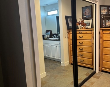2522 University - Photo Thumbnail 9
