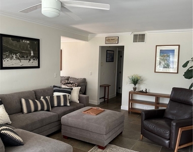 2522 University - Photo Thumbnail 17