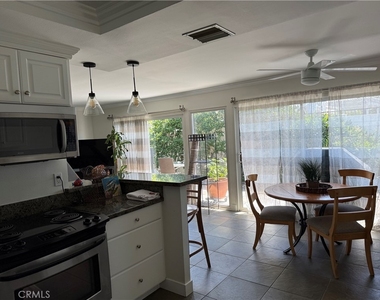 2522 University - Photo Thumbnail 15