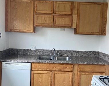 17263 Owen Street - Photo Thumbnail 4