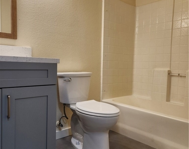 1131 E Doran - Photo Thumbnail 13