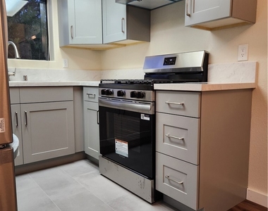 1131 E Doran - Photo Thumbnail 7