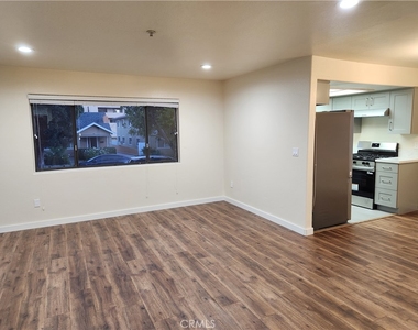 1131 E Doran - Photo Thumbnail 2