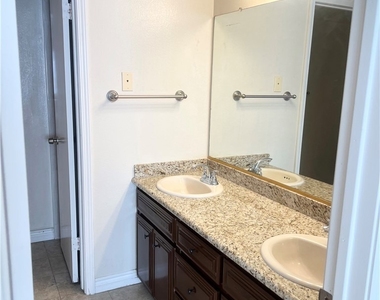 1006 Arcadia Avenue - Photo Thumbnail 13