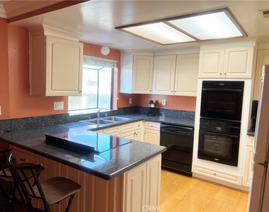 1006 Arcadia Avenue - Photo Thumbnail 6
