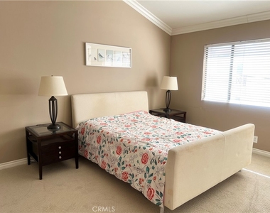 1006 Arcadia Avenue - Photo Thumbnail 11