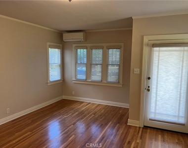 136 Poinsettia Avenue - Photo Thumbnail 2