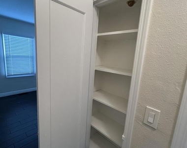 2824 23rd Avenue - Photo Thumbnail 8