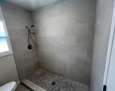 2824 23rd Avenue - Photo Thumbnail 10