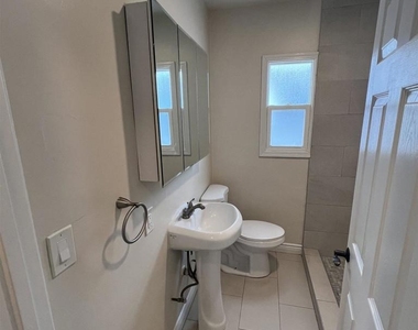 2824 23rd Avenue - Photo Thumbnail 9