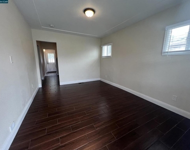 2824 23rd Avenue - Photo Thumbnail 1