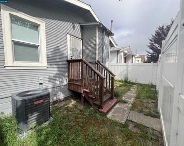 2824 23rd Avenue - Photo Thumbnail 12
