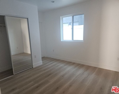 3209 W W 18th Street - Photo Thumbnail 7