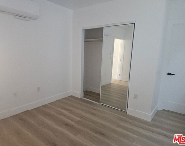 3209 W W 18th Street - Photo Thumbnail 8