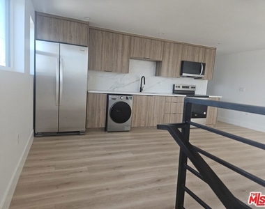 3209 W W 18th Street - Photo Thumbnail 11
