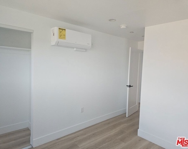 3209 W W 18th Street - Photo Thumbnail 17