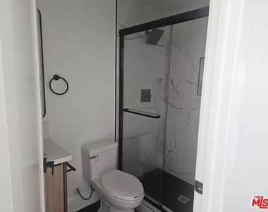 3209 W W 18th Street - Photo Thumbnail 15