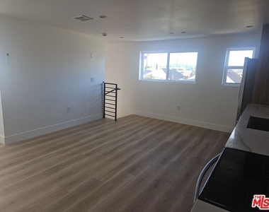3209 W W 18th Street - Photo Thumbnail 14