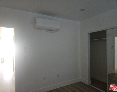 3209 W W 18th Street - Photo Thumbnail 10