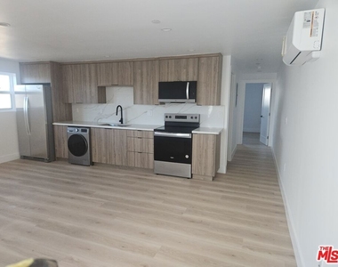 3209 W W 18th Street - Photo Thumbnail 21
