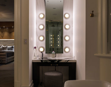 806 N Gardner Street - Photo Thumbnail 26