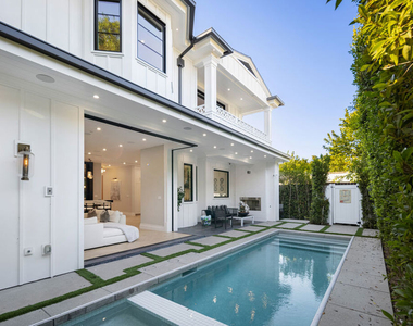 806 N Gardner Street - Photo Thumbnail 58