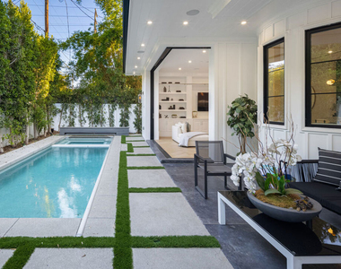 806 N Gardner Street - Photo Thumbnail 3