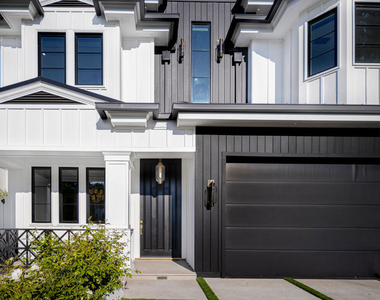 806 N Gardner Street - Photo Thumbnail 2