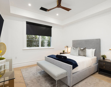 806 N Gardner Street - Photo Thumbnail 15