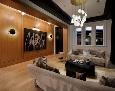 806 N Gardner Street - Photo Thumbnail 47